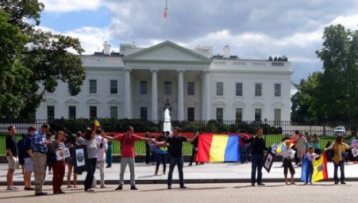 Protest la Casa Albă pentru Roşia Montană